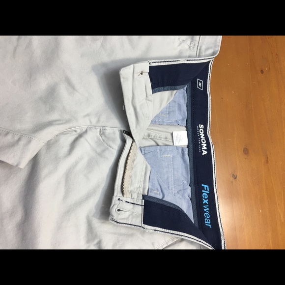 Sonoma Shorts - Picture 3 of 3